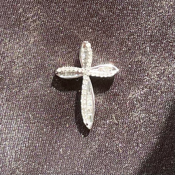 10K Gold and Diamond Cross Pendant - Picture 1 of 7